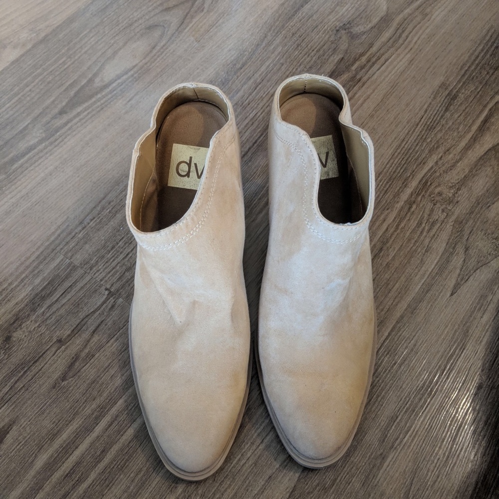 Dolce Vita Tan slide heels booties 7.5